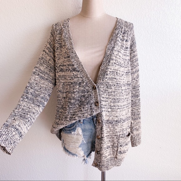 LOVE BY DESIGN Button Front Cardigan - Picture 2 of 10